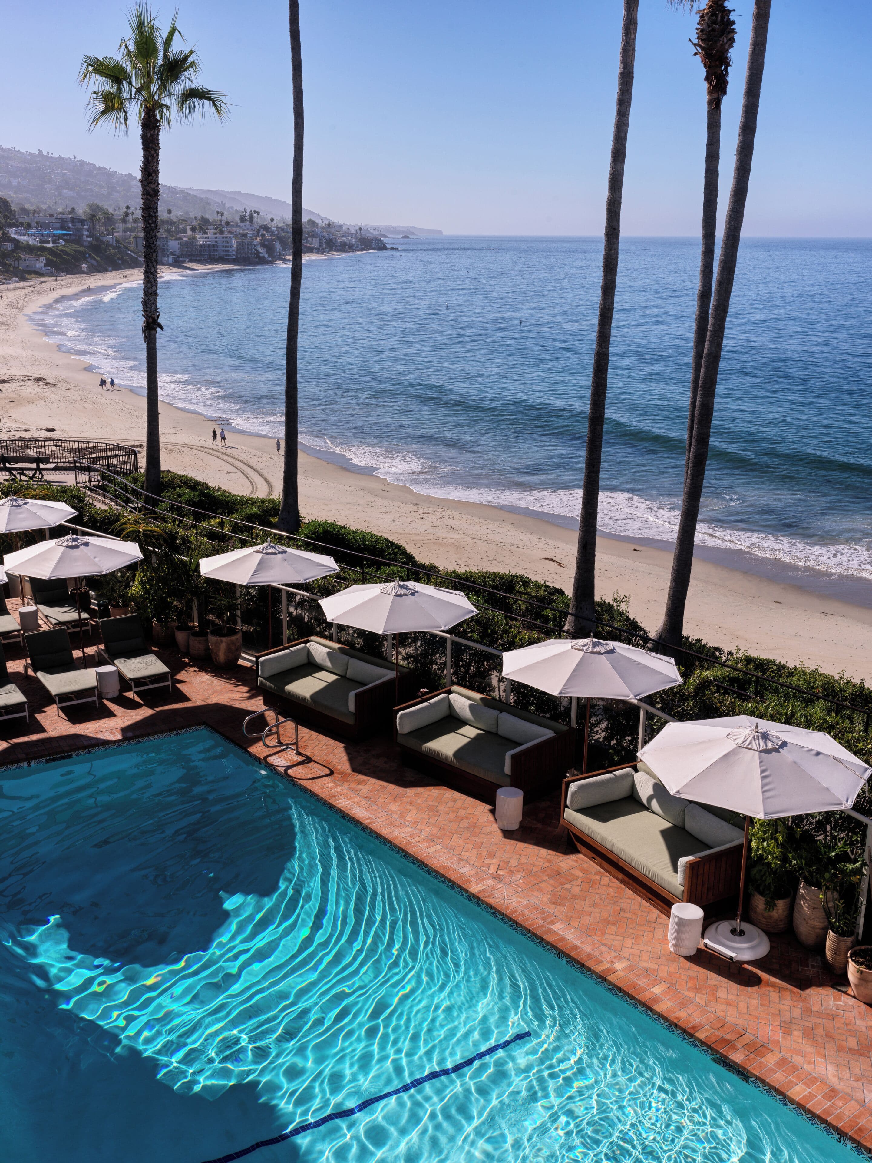 Casa Loma Beach Hotel